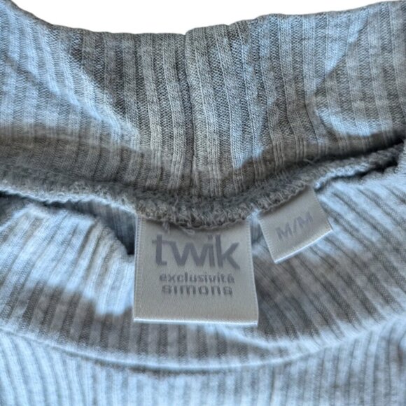 Simons Light Grey Ribbed Turtleneck Women Size Medium - Picture 8 of 8